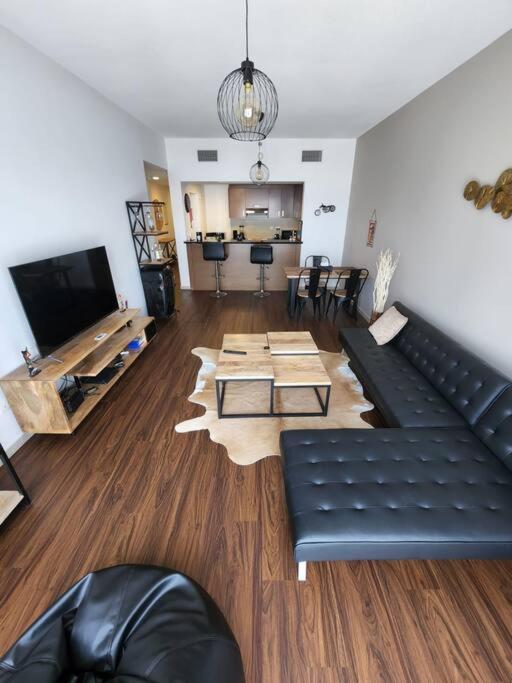 Cozy 1Br In Iconic Tower Apartment Abu Dhabi Ngoại thất bức ảnh