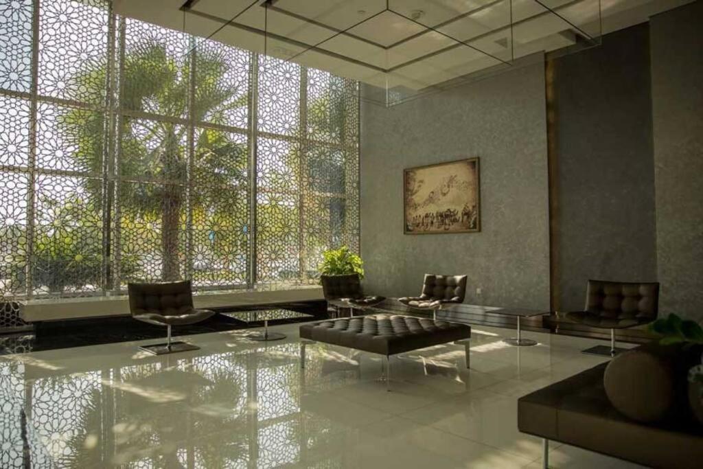 Cozy 1Br In Iconic Tower Apartment Abu Dhabi Ngoại thất bức ảnh