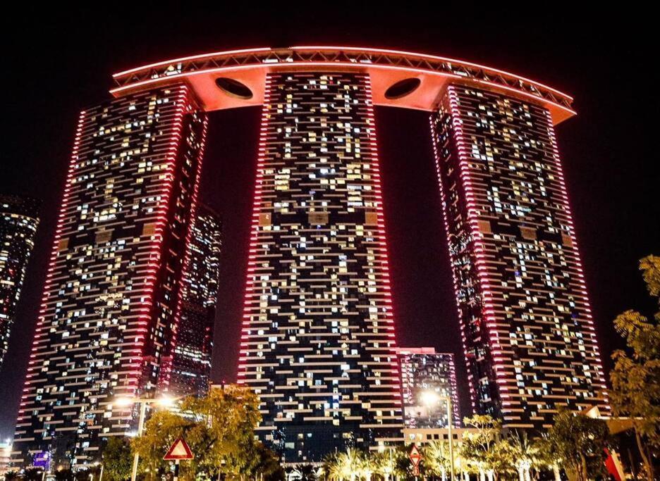 Cozy 1Br In Iconic Tower Apartment Abu Dhabi Ngoại thất bức ảnh
