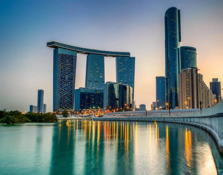Cozy 1Br In Iconic Tower Apartment Abu Dhabi Ngoại thất bức ảnh